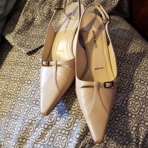 Amalfi bone color leather kitten heel
